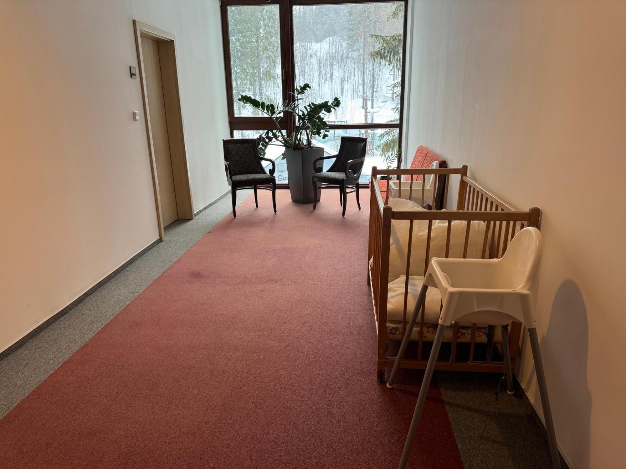 Apartment With Mountain View In Hotel Crocus, Strbske Pleso Bagian luar foto