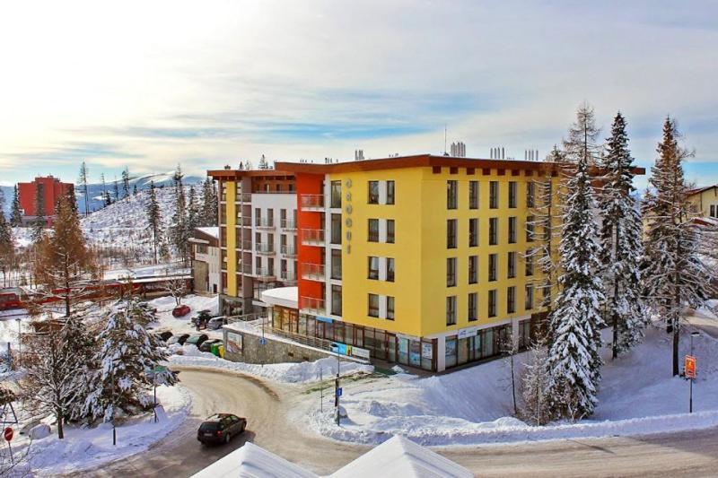 Apartment With Mountain View In Hotel Crocus, Strbske Pleso Bagian luar foto